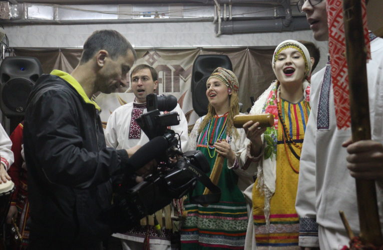 Телевидение — частый и желанный гость в «штаб-квартире» фолк-группы «Торама»