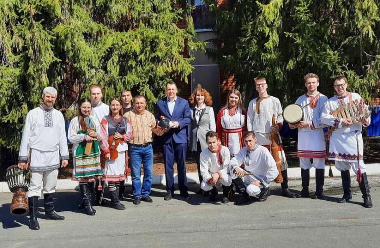 «Весенние продажи»