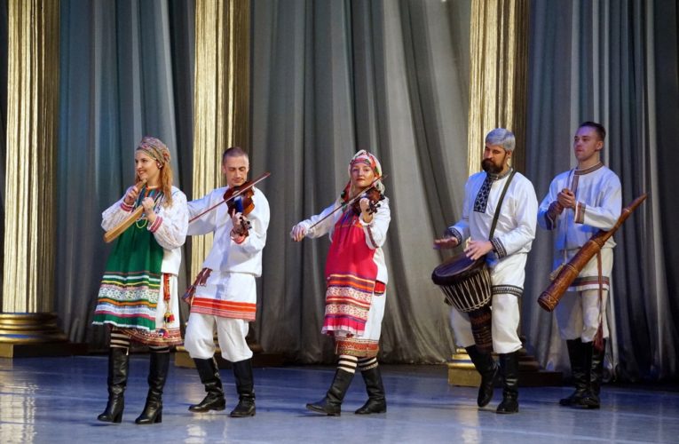 НОВОГОДНИЙ КАЛЕЙДОСКОП С «ТОРАМОЙ»