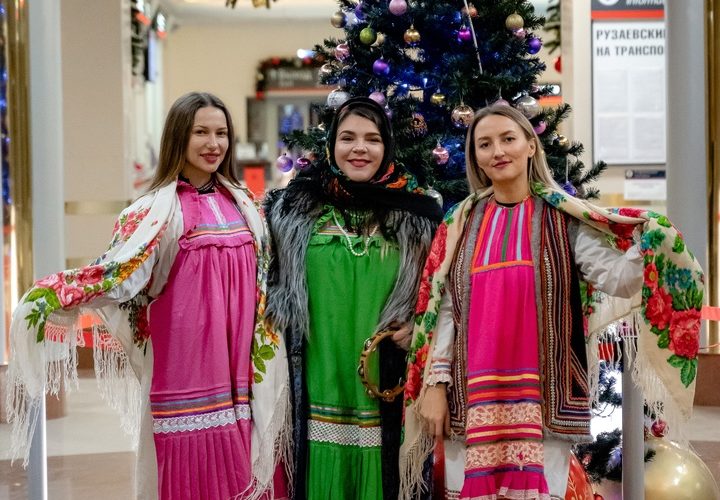 С наступившим новым годом!