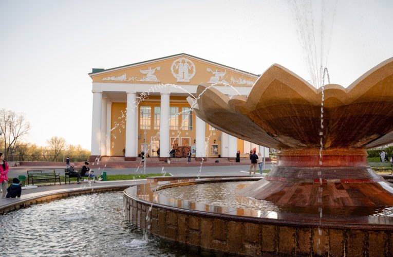 ПРИХОДИТЕ НА КВАРТАЛ ПОБЕДЫ
