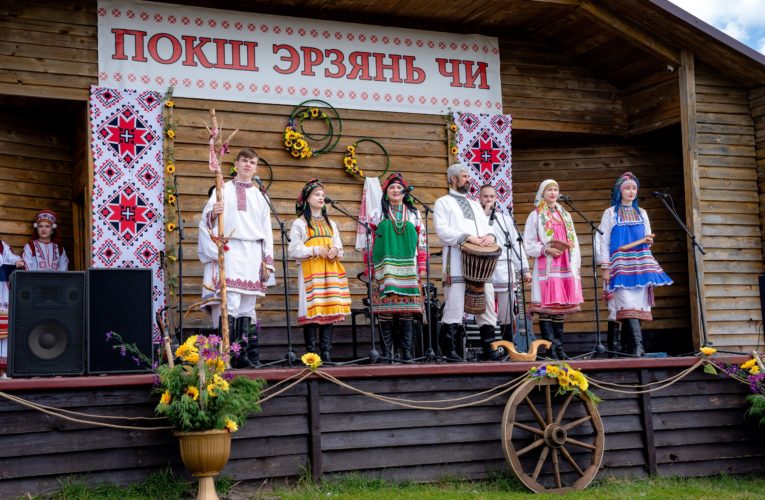 Государственный фольклорный ансамбль «Торама» стал украшением «Большого дня эрзян» в Пензенской области