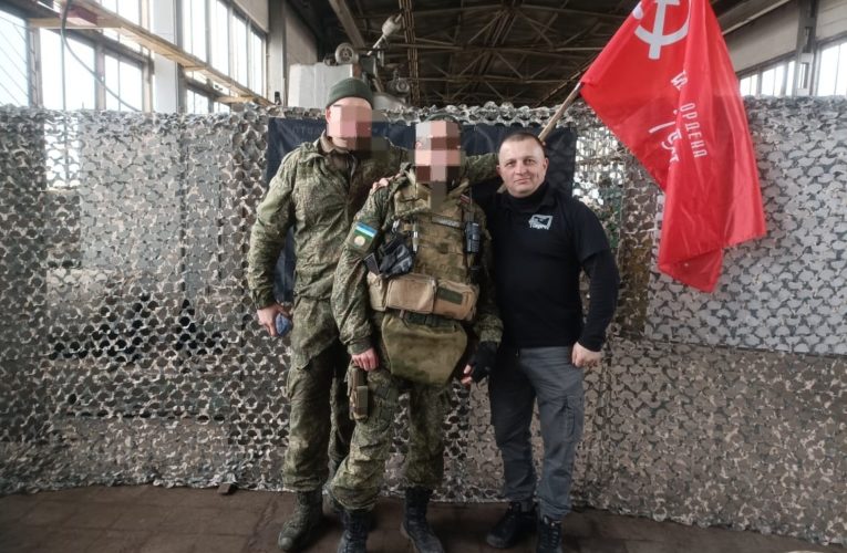 Шачема масторонь аралаень шить мархта! Тиринь масторонь ванстыцянь чи марто! С Днём защитника Отечества!