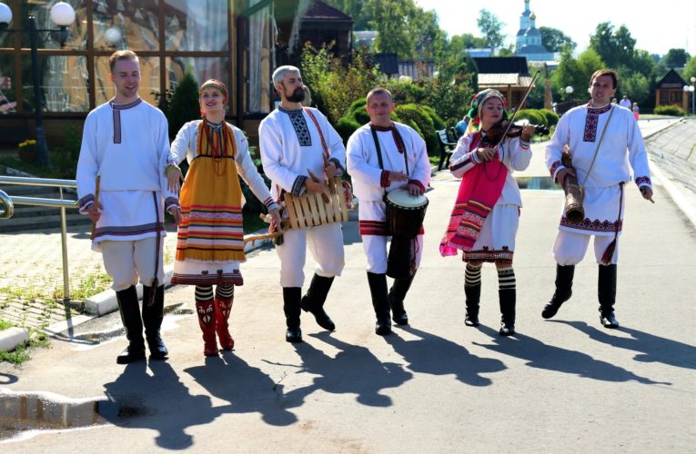 МОКШЕНЬ И ЭРЗЯНЬ КЯЛЬХНЕНЬ ШИСНОН МАРХТА! МОКШОНЬ ДЫ ЭРЗЯНЬ КЕЛЕНЬ ЧИНТЬ МАРТО! С ДНЁМ МОРДОВСКИХ ЯЗЫКОВ!